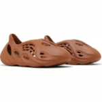 pair of adidas yeezys foam runner 'clay red' 2023
